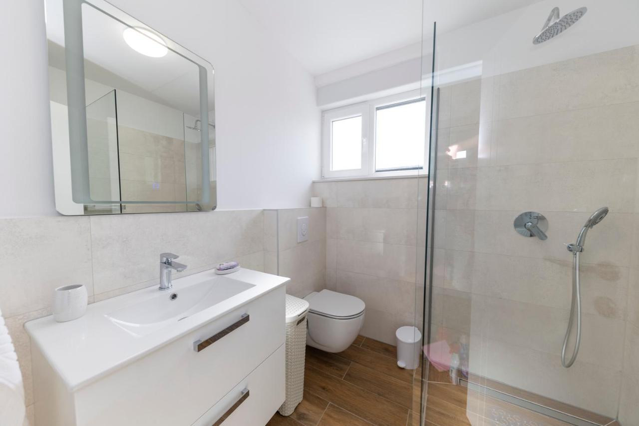 Golden Nin Apartment Luaran gambar