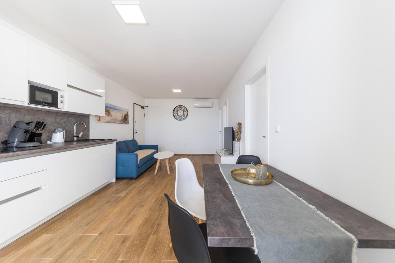 Golden Nin Apartment Luaran gambar